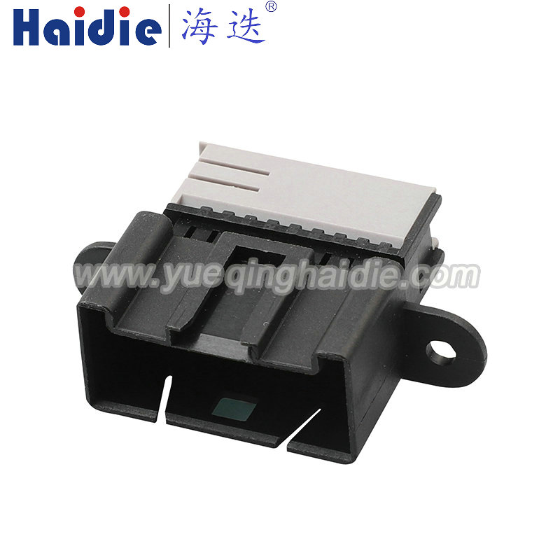 18 Pin Auto Pin Wire Cable Harness Auto Connector Housing Plug And Terminal HD181-0.6-11