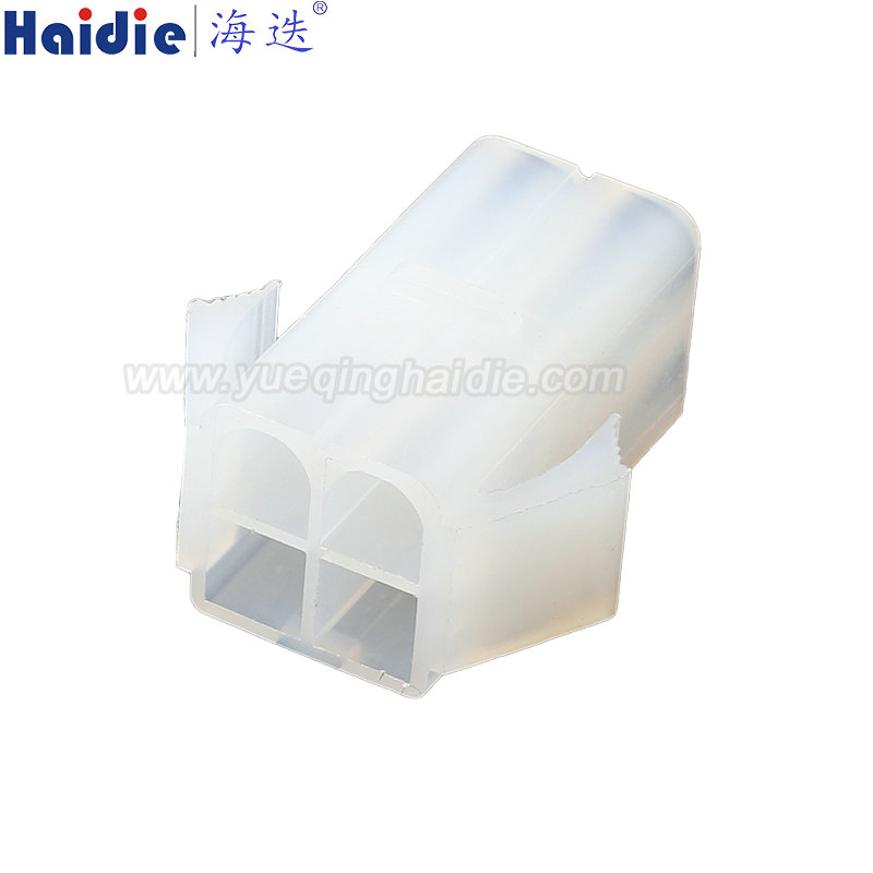 MG620013, 4pin, male, Automotive Wire Harness Connector
