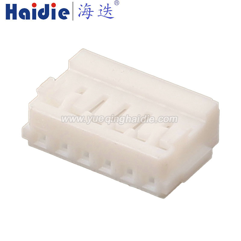 353908-6, 6pin, female, white,  Automotive Wire Harness Connector