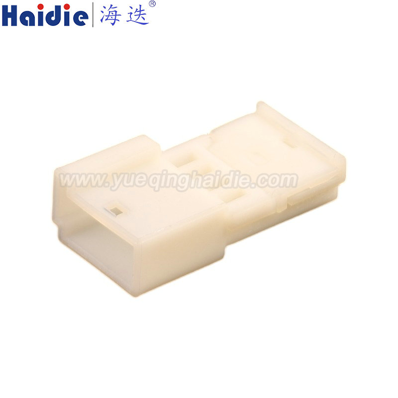 0-1452576-2, 4pin, male, white, Wire-to-Wire, Automotive Housing for male Terminals, Sealable